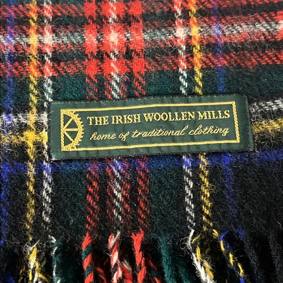 The Irish Woolen Mills 100% Wool Plaid Scarf with Fringe - Picture 2 of 7